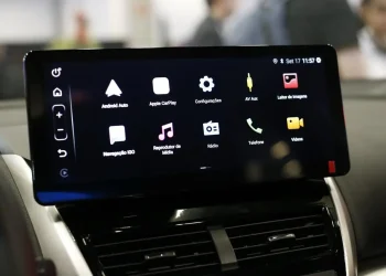 Brasileira LogiGo desafia gigantes e espera faturar R$ 100 mi com telas para carros