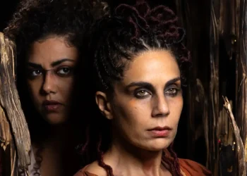 Peça de clássico grego discute violência de gênero e maternidade