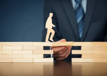 Demanda global por profissionais brasileiros cresce 53%, diz pesquisa