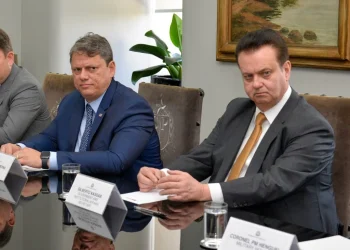 Tarcísio encontra Kassab e fecha apoio do PSD à reeleição mesmo com atritos por vice