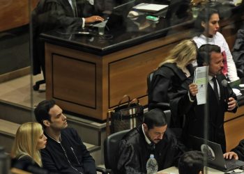 Advogados deverão pagar custos do adiamento da sessão sobre caso Henry