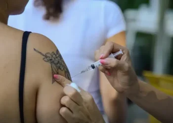Campanha de vacinação da gripe começa hoje; veja quem pode receber a proteção no SUS