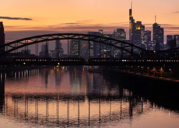 PMIs na Europa comprovam que incerteza com a guerra contagiou expectativas