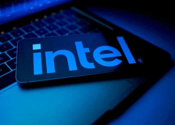 Intel sobe 24% e supera pico da bolha da internet após projeção espetacular