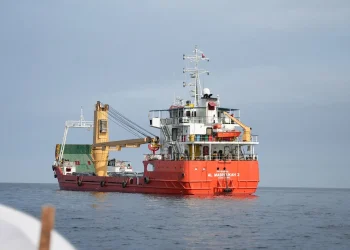 Qual é a situação em Ormuz? Irã diz que superpetroleiro furou bloqueio americano