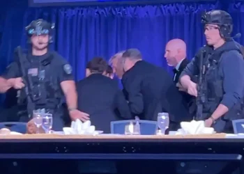 Análise: Mais uma vez, um atirador chegou perigosamente perto de Trump