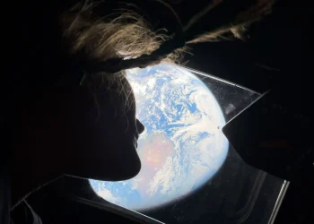 Tripulação da Artemis II da Nasa bate recorde de distância no espaço