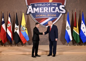 “Punho de ferro com coração”: como Noboa usa Trump em cruzada antidrogas no Equador