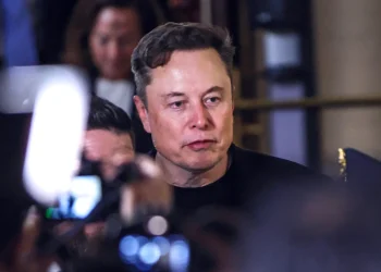 Musk quer fabricar chips avançados e aciona fornecedores a “velocidade da luz”