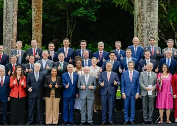 Governo faz 16 trocas de ministros; veja quem deixa o Planalto para disputar eleições