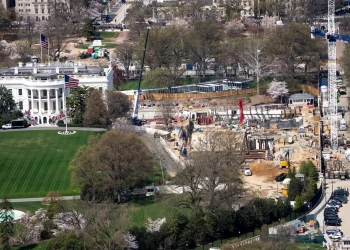 O que se sabe sobre o “enorme” bunker militar sob o salão de festas de Trump