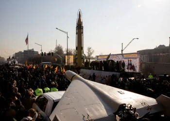 Como o fornecimento de armas da China para o Irã evoluiu ao longo das décadas