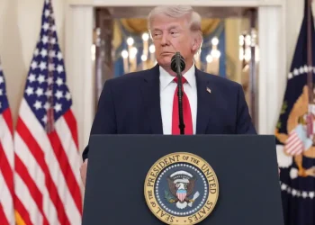 Pressionado por inflação, Trump tenta acalmar eleitor; “guerra está perto do fim”