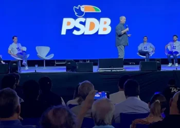 Ciro Gomes deixa em aberto se vai disputar Planalto ou governo