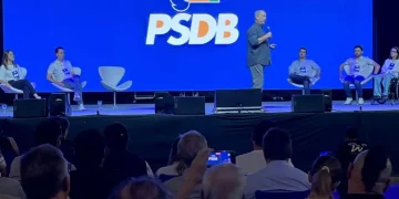 Ciro Gomes deixa em aberto se vai disputar Planalto ou governo