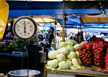 Efeito guerra chega ao IPCA em março, e projeção do ano já vai acima do teto da meta
