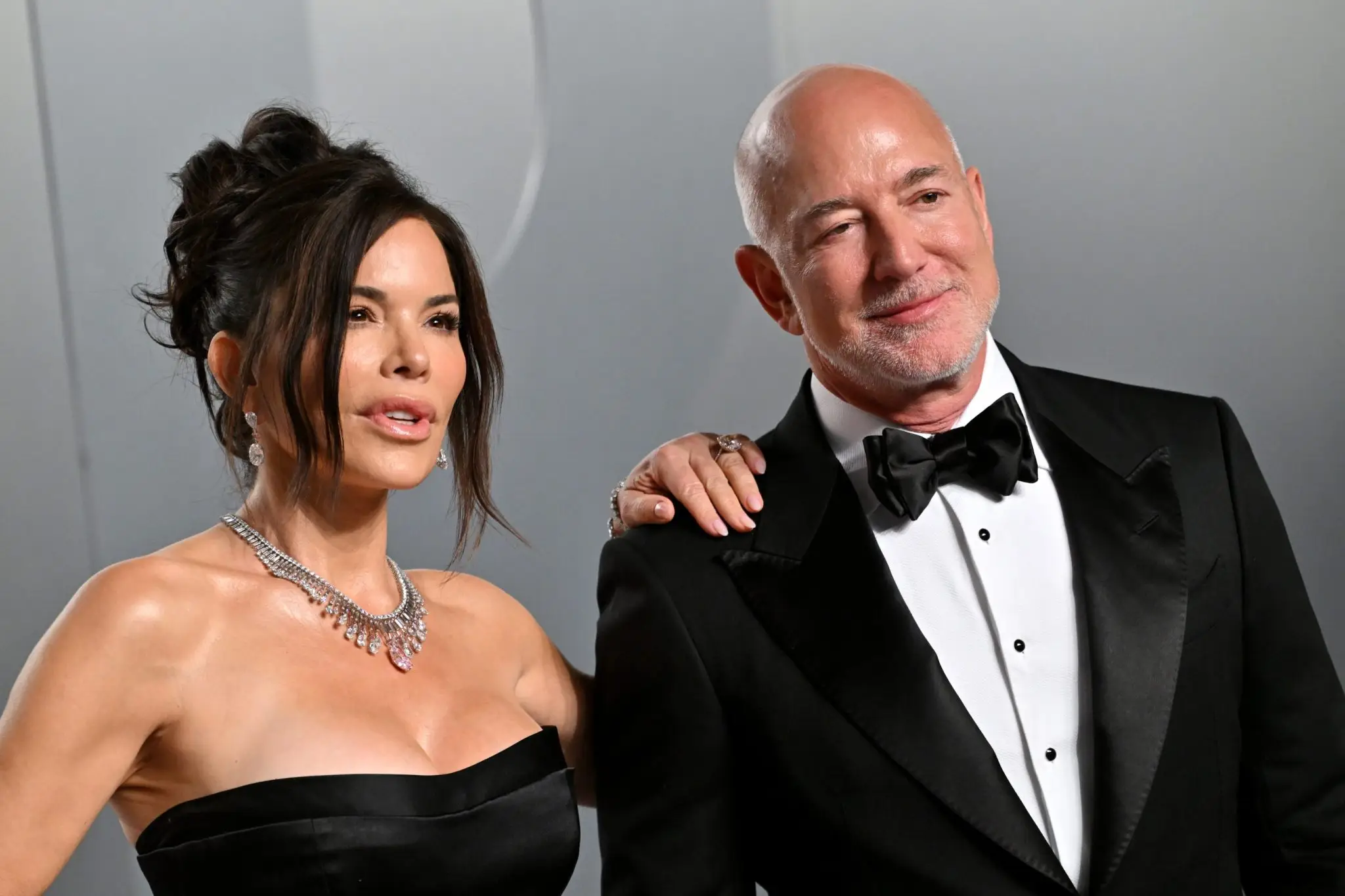 JEFF-BEZOS-PLEDGED-10-BILLION-FOR-CLIMATE-CHANGE-WITH-THE-2030-CLOCK-TICKING-HIS-WIFE-LAUREN-SANCHEZ.webp