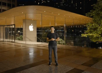 Conheça o ex-campeão de natação de 51 anos que vai suceder Tim Cook como CEO da Apple