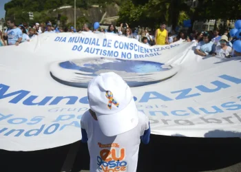 Justiça autoriza dedução integral no IR de gastos escolares de crianças autistas