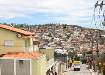 Moradores de Perus, em SP, acusam fraude em audiência pública