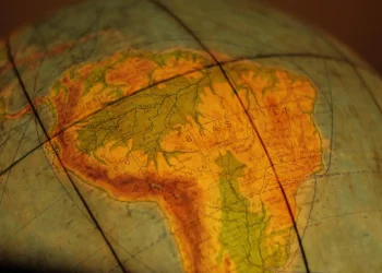 Interrupção de negócios e preço de commodities lideram ranking de riscos no Brasil