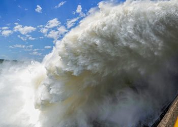 Diretor brasileiro de Itaipu garante tarifa reduzida em 2027