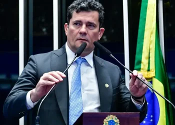 Senadores articulam reação ao STF após CPI barrar relatório que implicava ministros